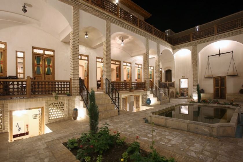 اقامتگاه سنتی خانه مرشدی کاشان - محوطه