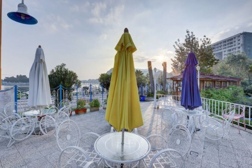 هتل جهانگردی لاهیجان - محوطه