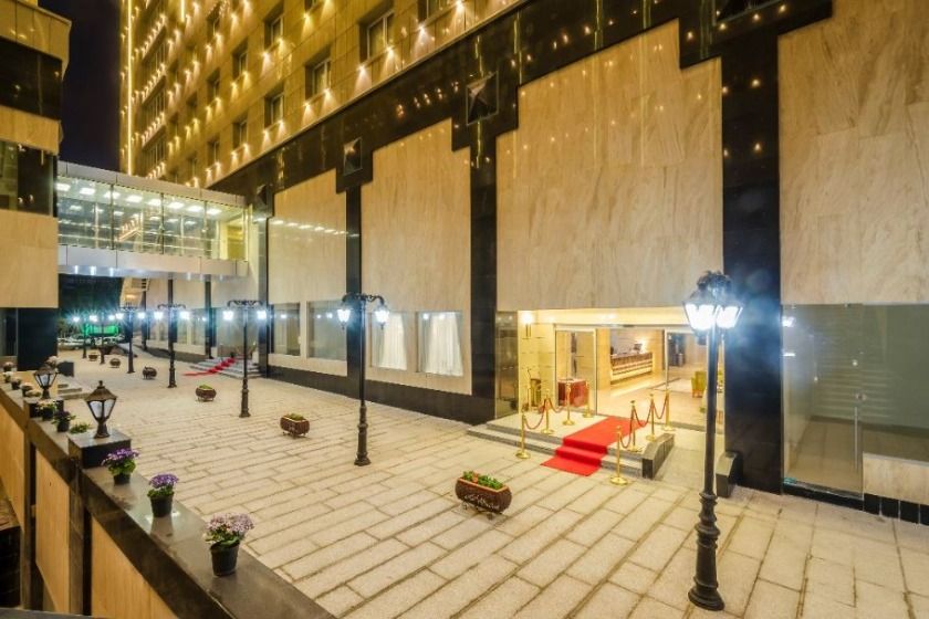 هتل آپارتمان حیات شرق مشهد - نما