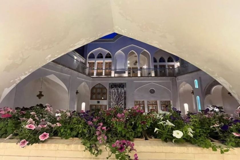 هتل بوتیک سرای رزاس کاشان - محوطه