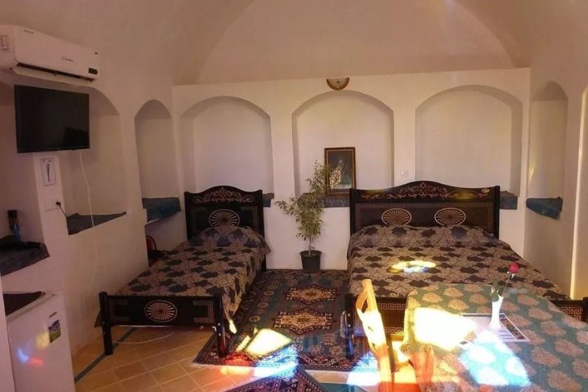 اقامتگاه سنتی خادمی کاشان - اتاق
