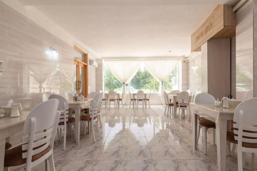 هتل هیتا لاهیجان - رستوران