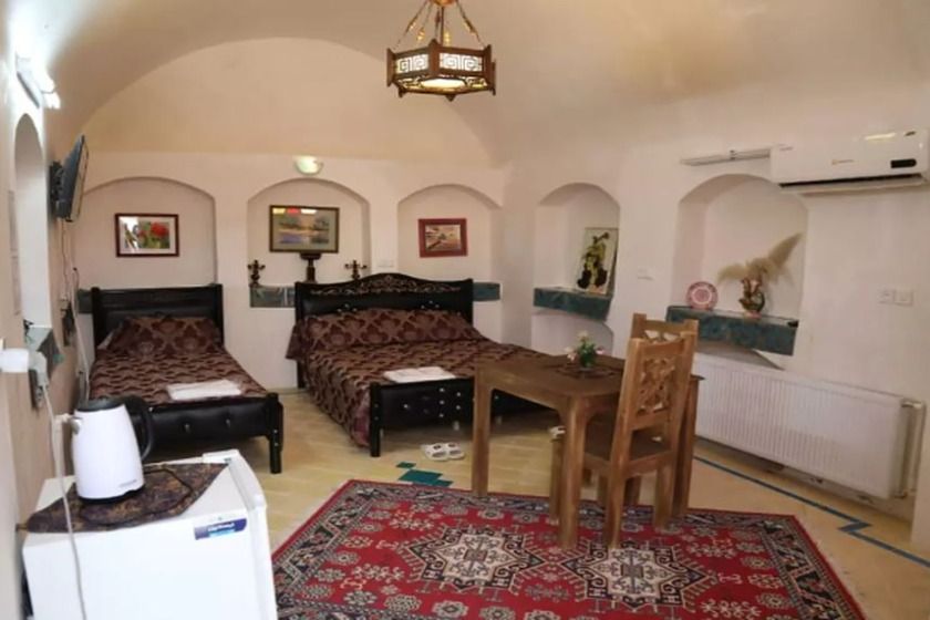 اقامتگاه سنتی خادمی کاشان - اتاق