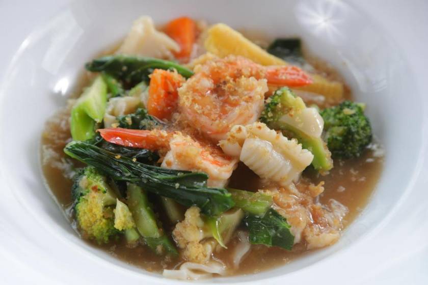 Woraburi Phuket Resort & Spa - SHA Plus - food and drink