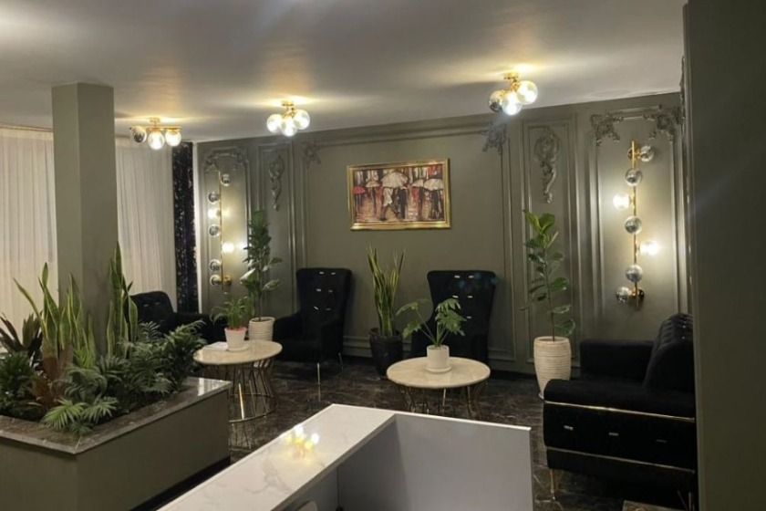 مهمانپذیر شیرون تهران - لابی