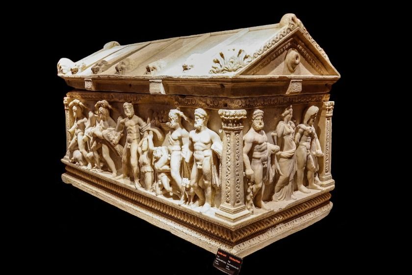 تالار تابوتهای موزه باستانشناسی آنتالیا