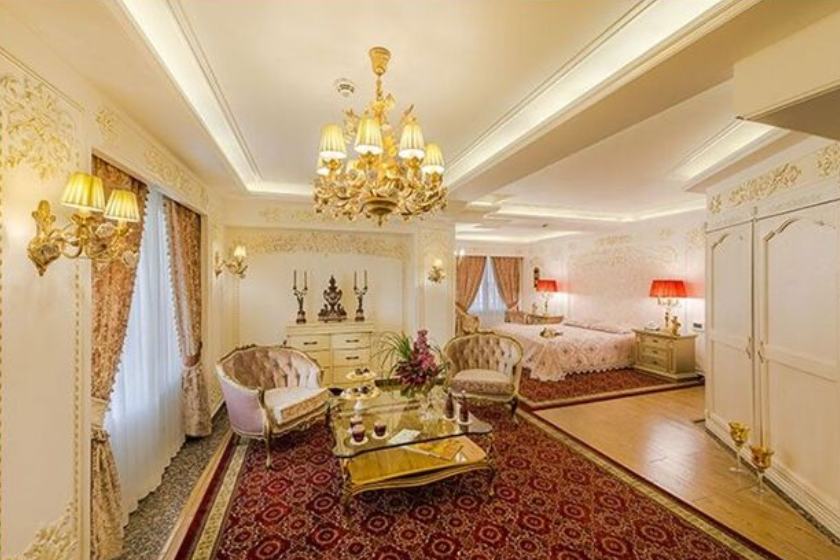 تخفیف ۵۰ درصدی مراکز اقامتی مشهد در دهه اول محرم ۱۴۰۴