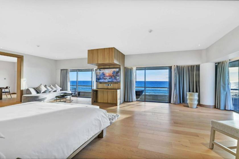 Pullman Phuket Karon Beach Resort - Deluxe Suite with Sea View