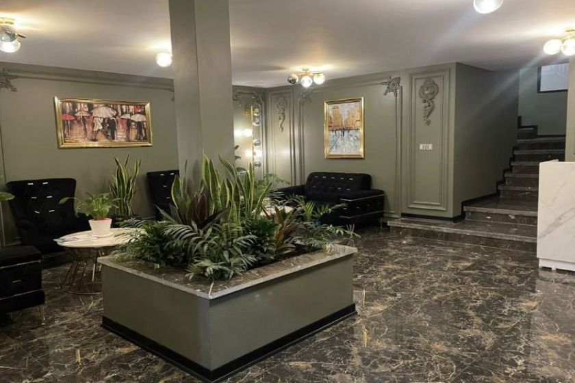 مهمانپذیر شیرون تهران - لابی