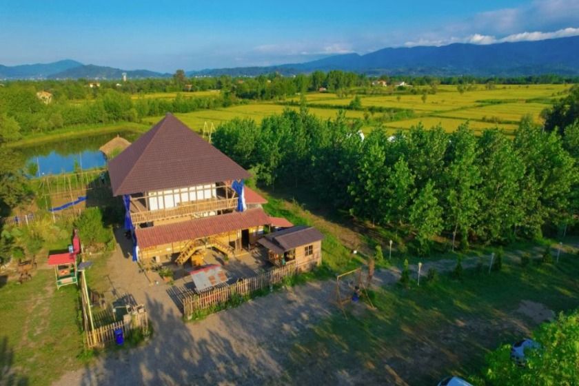 اقامتگاه بومگردی باغ ریحان لاهیجان