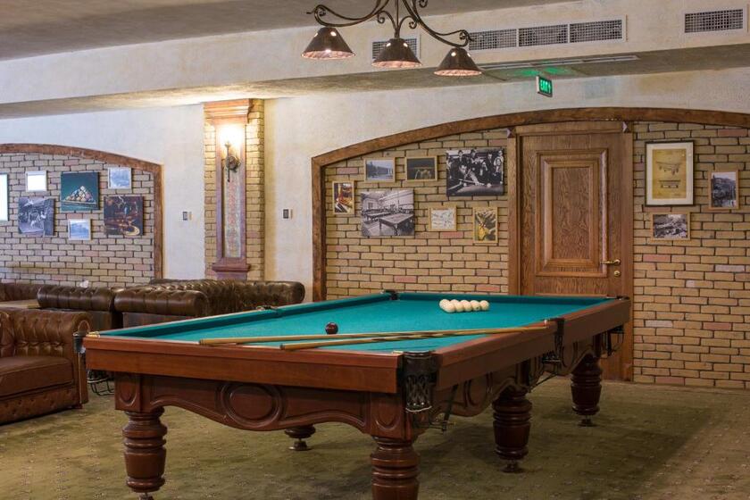 Caucasus Hotel Yerevan - billiards