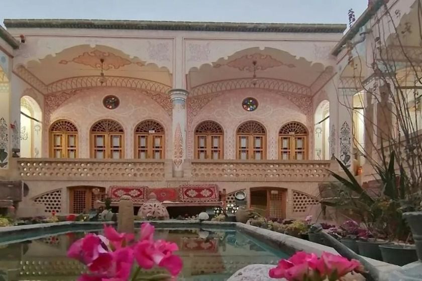 اقامتگاه سنتی امیر السلطنه کاشان - محوطه