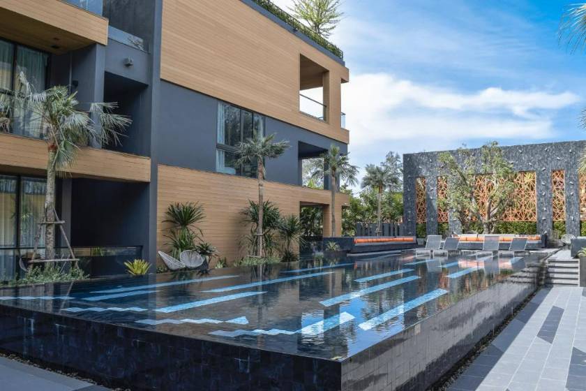 Glam Habitat - SHA Extra Plus - facade