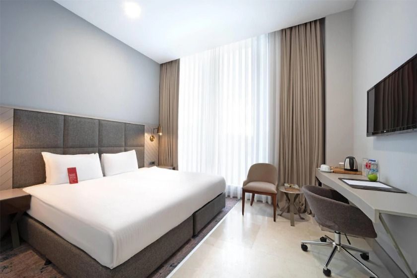 Ramada Plaza by Wyndham Istanbul Atakoy - King Room with City View - Mobility Accessible