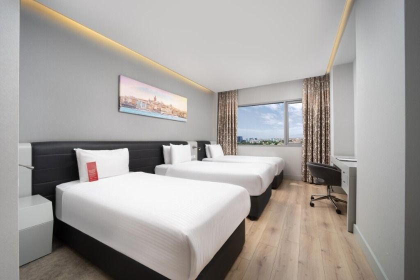 Ramada Plaza by Wyndham Istanbul Atakoy - King Suite with City View