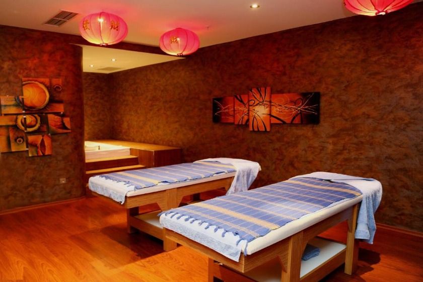 Ramada Hotel & Suites by Wyndham Istanbul Sisli Istanbul - Massage