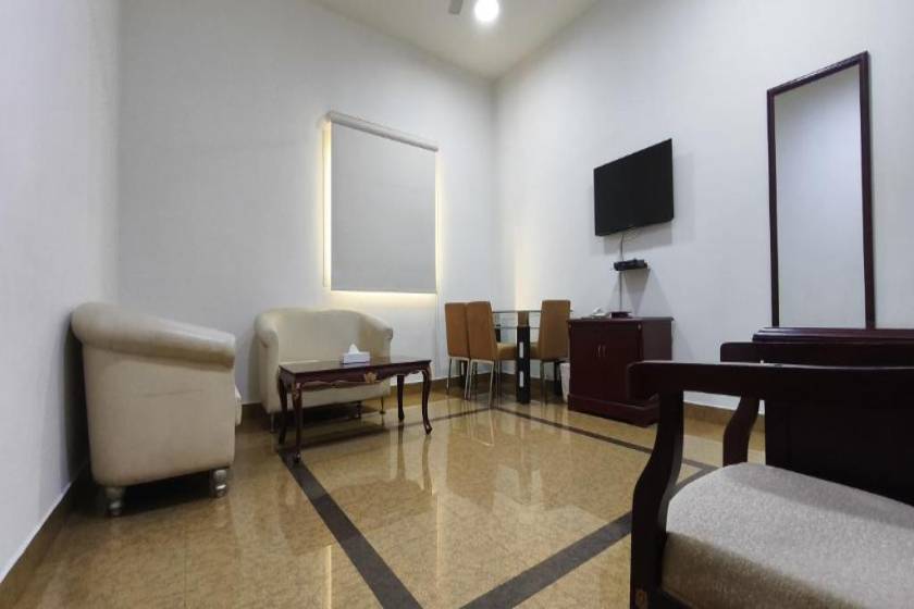 Safeer International Hotel By Brothers International - Deluxe Queen Studio