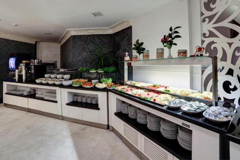 White Monarch Hotel Istanbul - breakfast