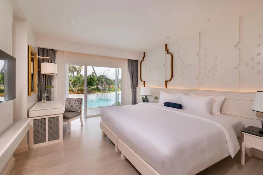 Thavorn Palm Beach Resort Phuket - One Bedroom Lagoon Pool Access Suites