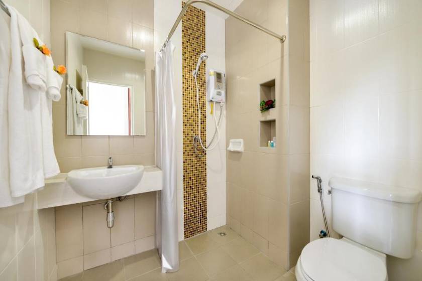 The Topaz Residence Phuket Town - Deluxe Twin Room