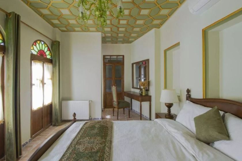 اقامتگاه سنتی ورتاج شیراز - اتاق