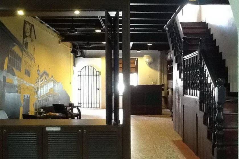 Phuket Sunny Hostel - facade