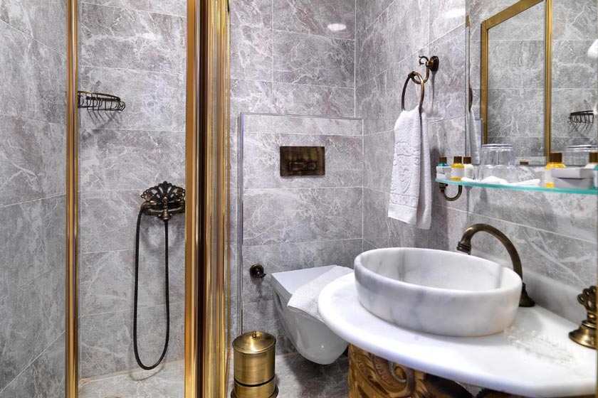 White Monarch Hotel Istanbul - Deluxe Suite with Jacuzzi