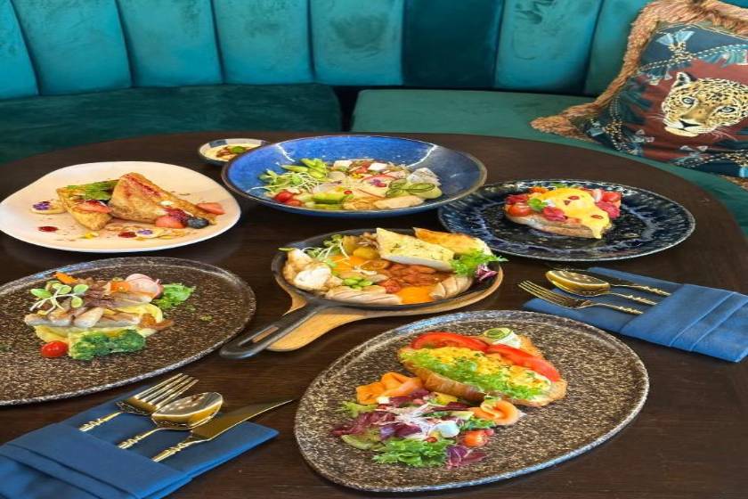 Bandalo Boutique Hotel - Patong Beach Road -  food and drink