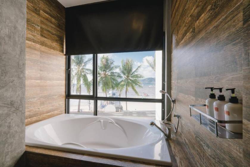 Patong Signature Boutique Hotel - Superior Double or Twin Room With Bath