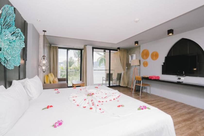 Patong Signature Boutique Hotel - Superior Double or Twin Room With Bath