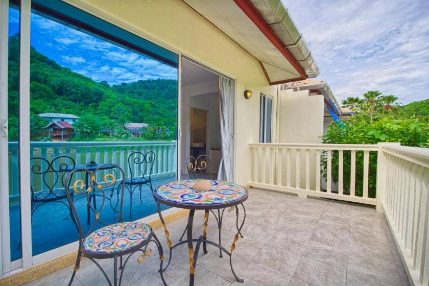 Serenity Lakeside Resort - Suite with pool access