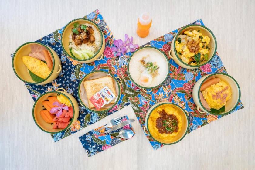 Bhukitta Boutique Hotel Phuket Town - food and drink