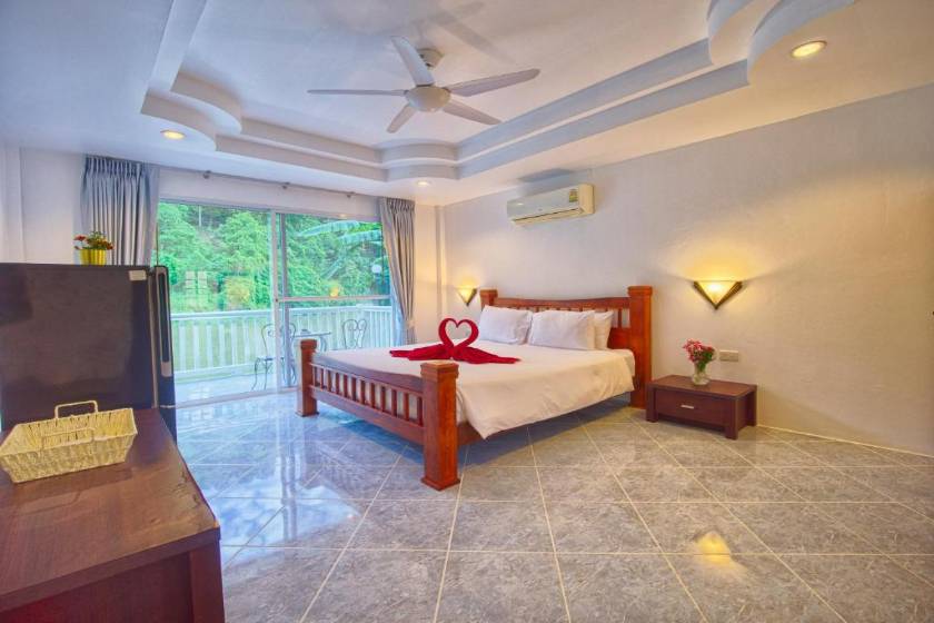 Serenity Lakeside Resort - Suite with pool access