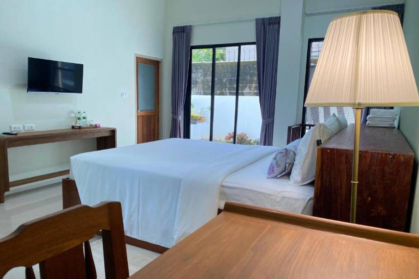 Alleyhill Phuket - Private & Cozy Boutique - Single Room with Mountain View