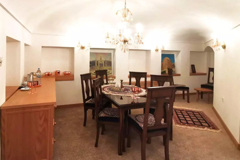 هتل کاروانسرای وکیل کرمان (کاروانیکا) - سوئیت هشت نفره امپریال لاله خاتون