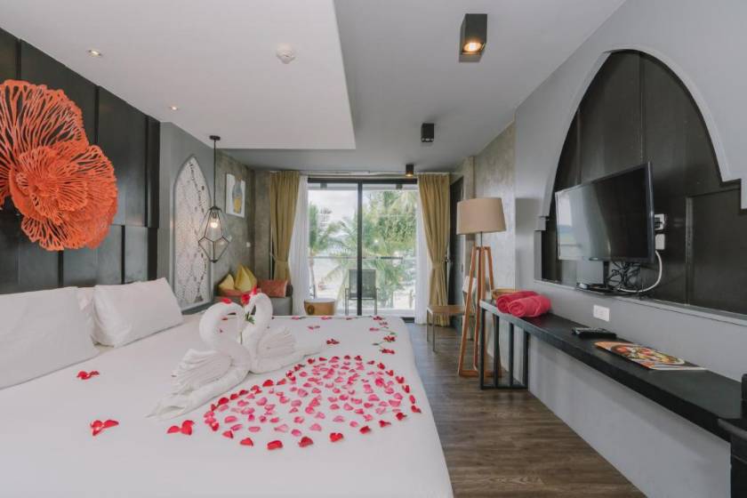 Patong Signature Boutique Hotel - Superior Double or Twin Room With Bath