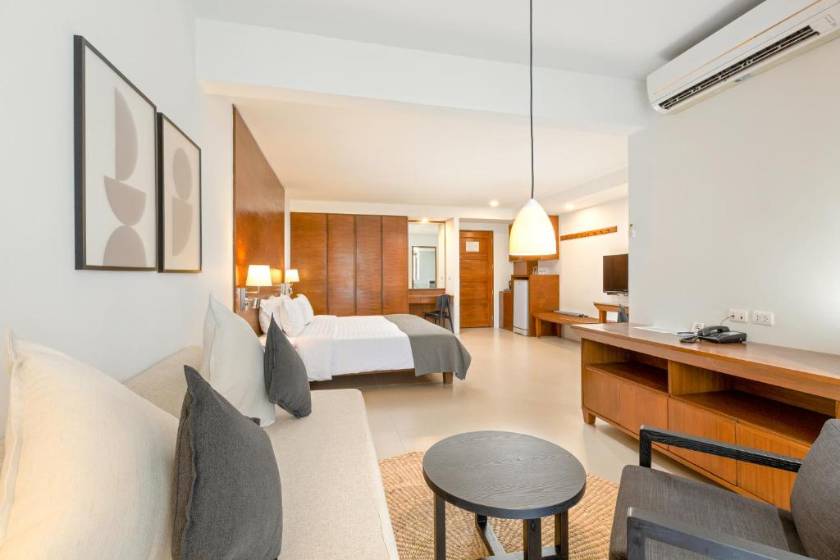 Sunprime Kamala Beach - Grand Deluxe Pool View Room