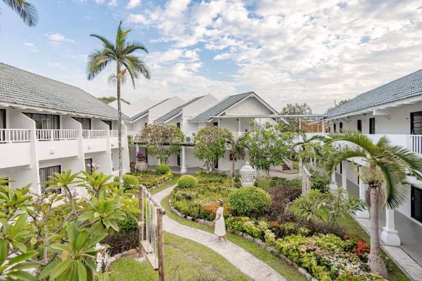 Thavorn Palm Beach Resort Phuket - facade