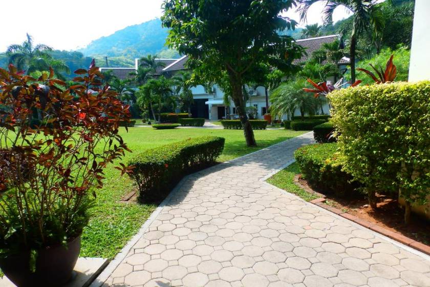 Serenity Lakeside Resort - facade