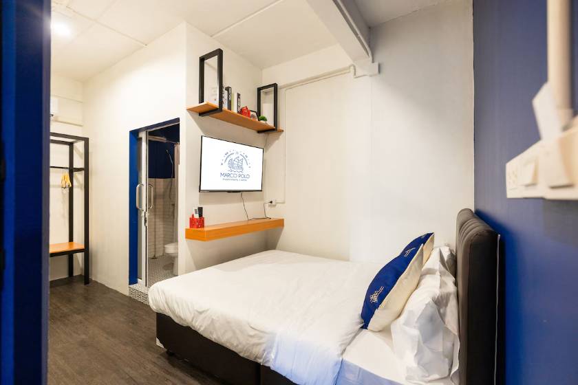 Marco Polo Phuket Poshtel & Bistro - Double Room with Private Bathroom