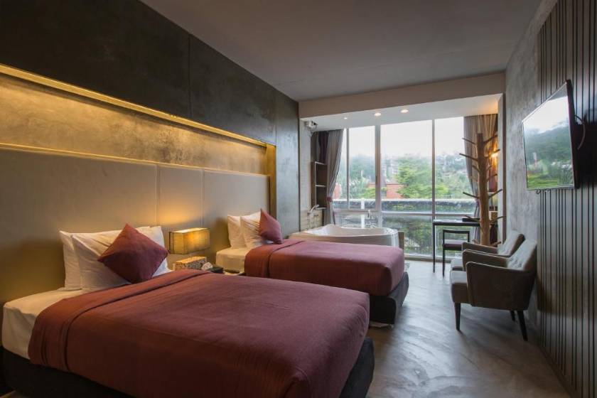 Patong Signature Boutique Hotel - Superior Twin Room with Partial Sea View