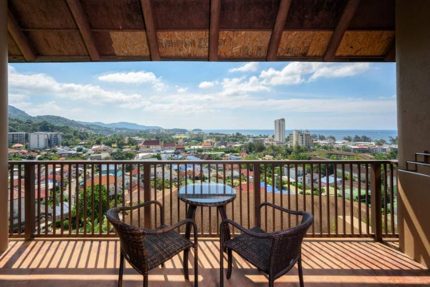 Karon Phunaka Resort - Deluxe Double Room with Spa Bath - Sea View