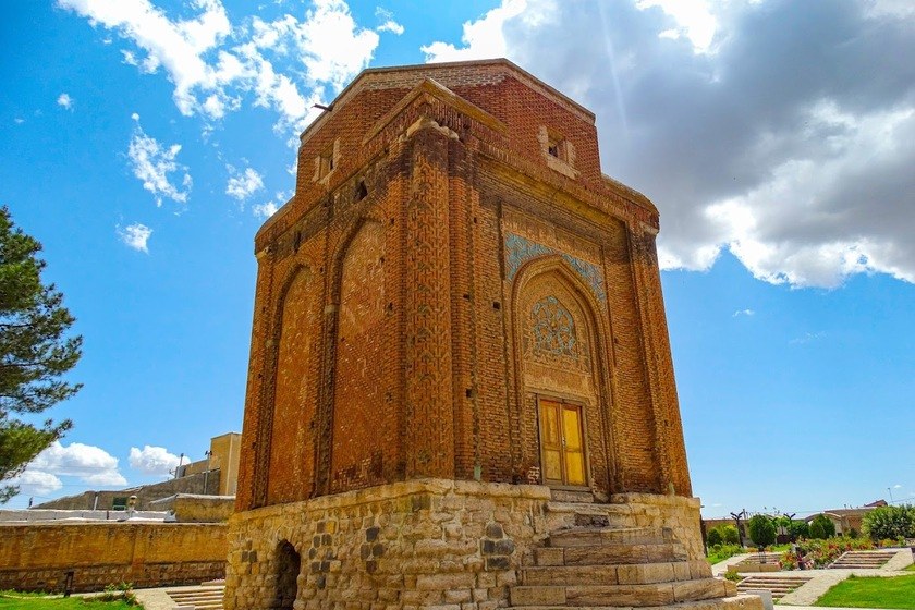 گنبد سرخ مراغه 