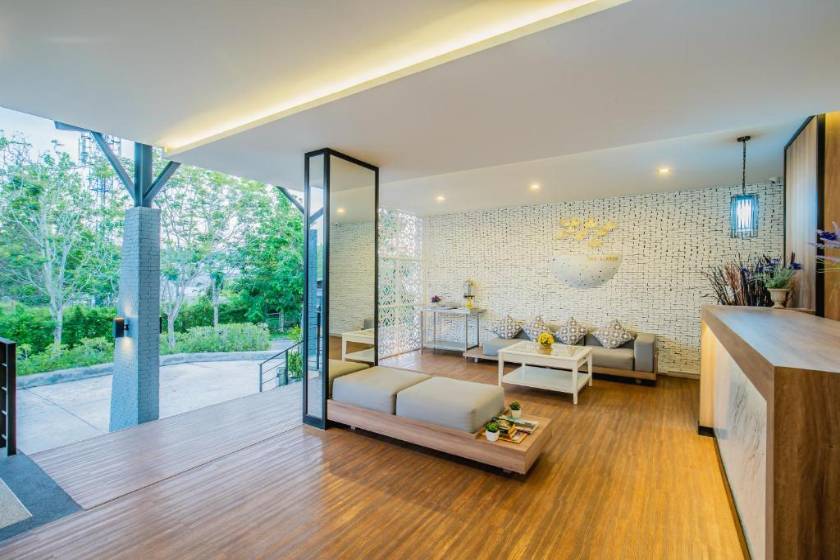 The Rubber Hotel Phuket - lobby