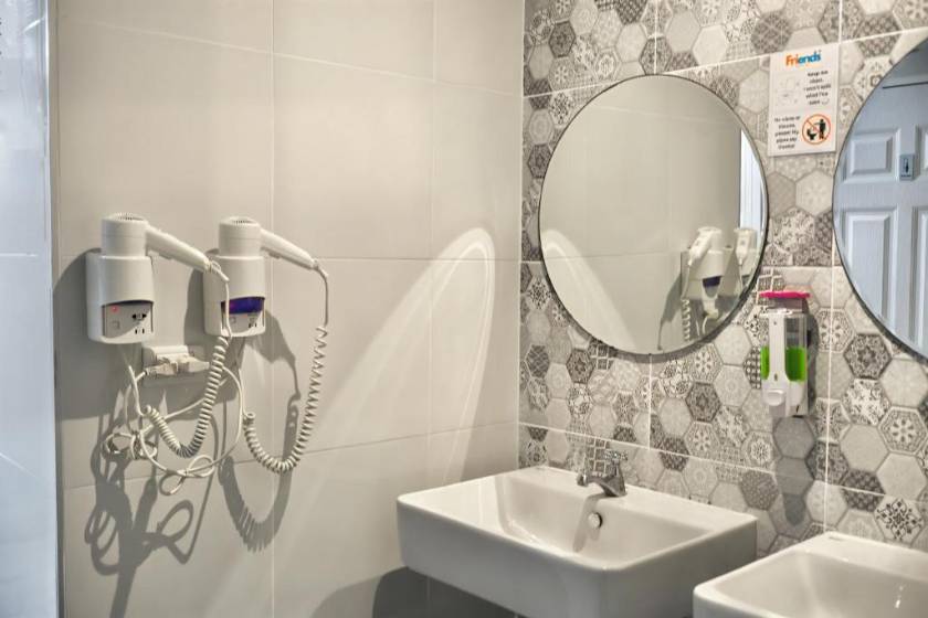 Friends Hostel - Phuket Airport - Bed in 4-Bed Female Dormitory Room