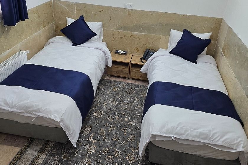 هتل روشن زرند کرمان - سوئیت چهارتخته بدون هال VIP