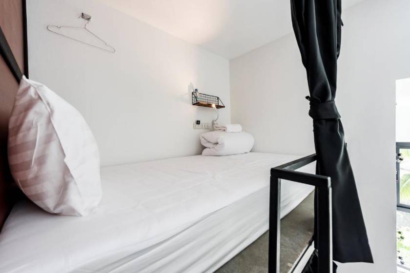 Book a Bed Poshtel - SHA Plus - Quadruple Room