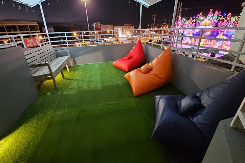 Friends Hostel - Phuket Airport - facade