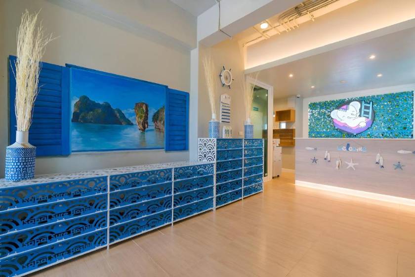 Friends Hostel - Phuket Airport - facade