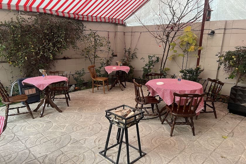 کافه عمارت حنا